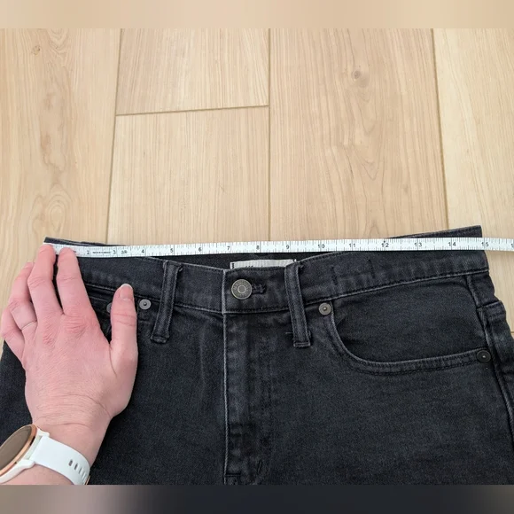 Madewell Women's High Rise Black Denim Shorts - Picture 7 of 11